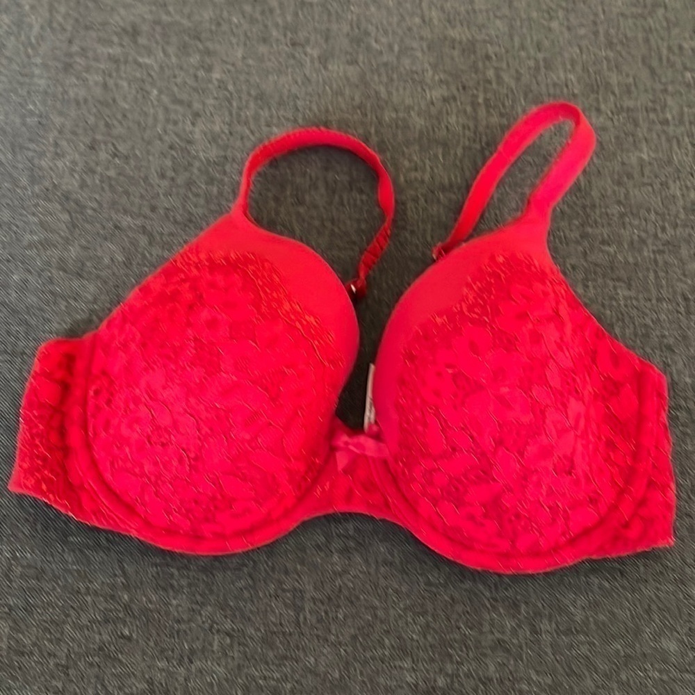 Victoria’s Secret sz 34 D lined perfect coverage red lace bra underwire WL71